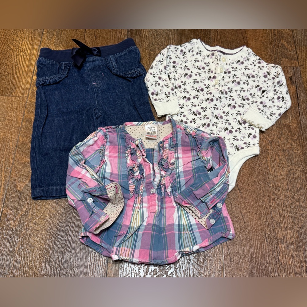 🌼4/$25🌼 Baby Girl 3-6 Month Set - floral onsie, plaid shirt and jeans